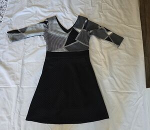 Elegant DINH BA' Black and Gray Long Sleeve Dress